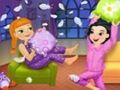 Игра Луда борба со перници на спиење  онлајн