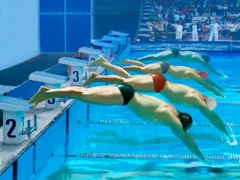 Игра Swimming Pool Race онлајн