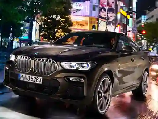 Игра BMW X6 M50I онлајн