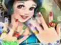 Игра Snow White Nails онлајн
