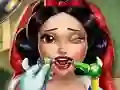 Игра Snow White Real Dentist онлајн