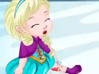 Игра Elsa Skating Injuries онлајн