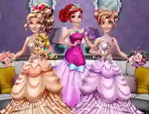 Игра Princesses Homecoming Party онлајн