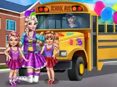 Игра School Girls Summer Camp! онлајн