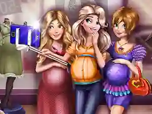 Игра Princesses Pregnant Selfie онлајн
