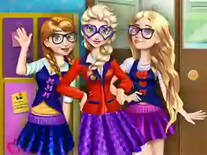 Игра Princess College Fashion онлајн