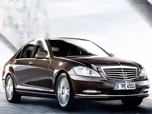 Игра Luxury Sedan Suzzle онлајн