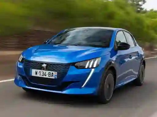Игра Peugeot E-208 онлајн