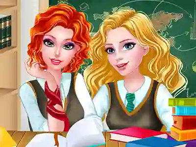 Игра Princesses at Royal College онлајн