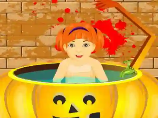 Игра Little Baby Halloween Bathing онлајн