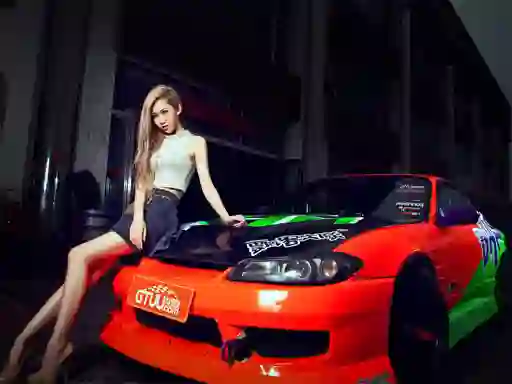 Игра Girls and Cars онлајн