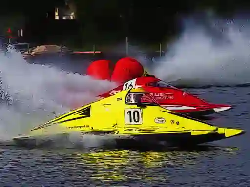 Игра Motor Racing Boat онлајн