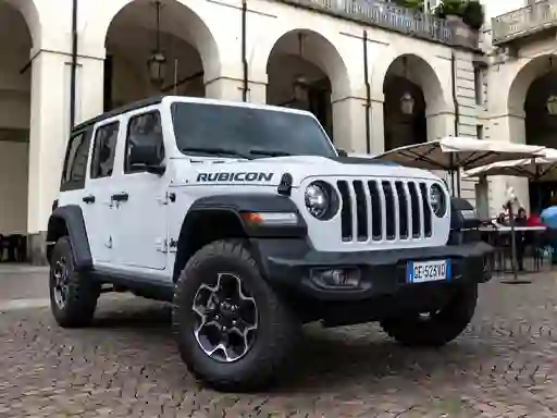 Игра Jeep Wrangler 4xe Slide онлајн