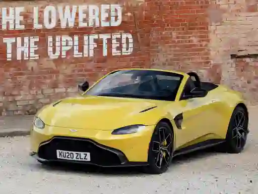 Игра Aston Martin Vantage Roadster онлајн