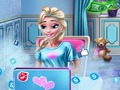 Игра Ледена кралица: Кралскиот блог  онлајн
